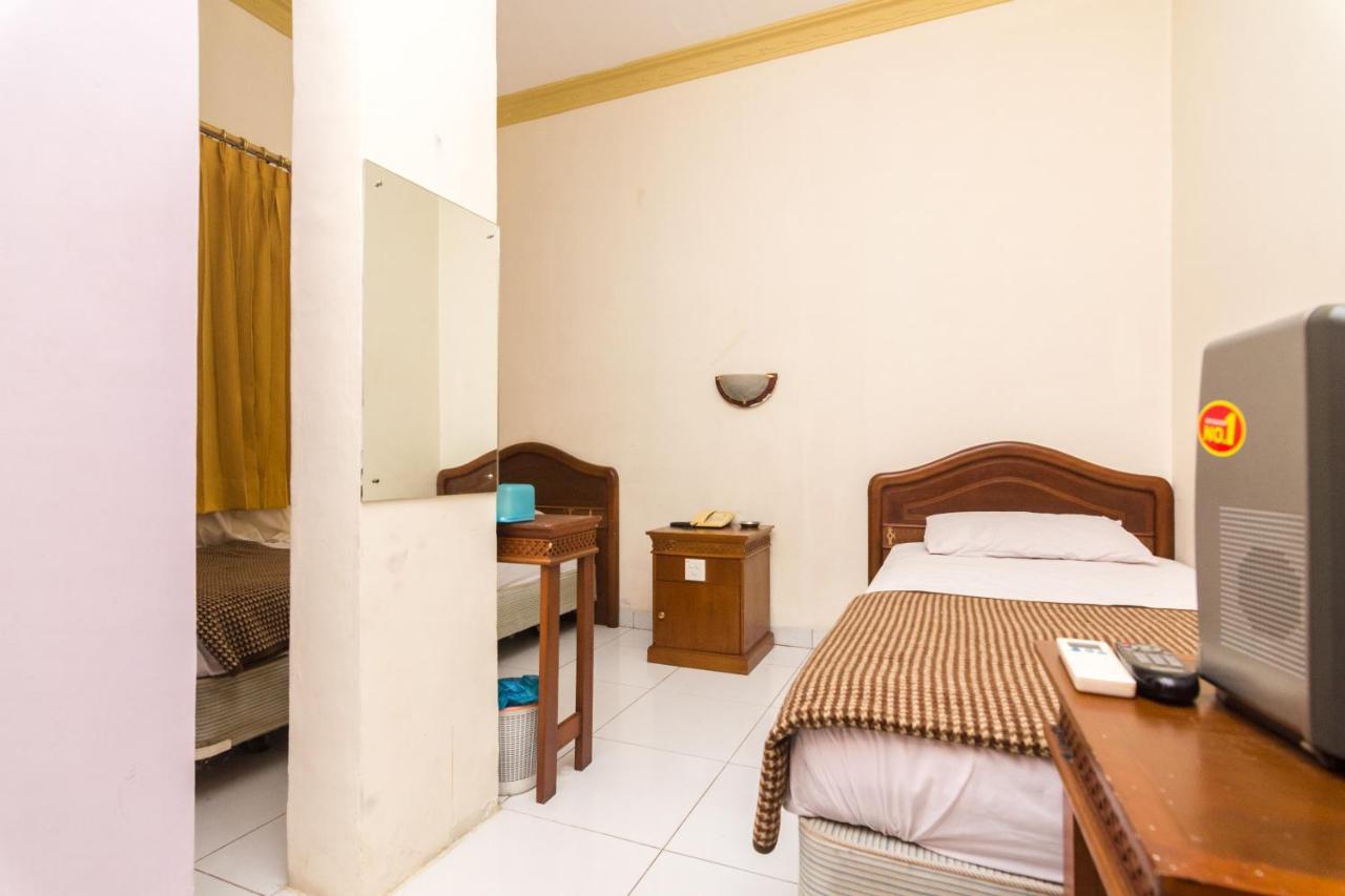 Oyo 2422 Rama Hotel Nagoja Zewnętrze zdjęcie