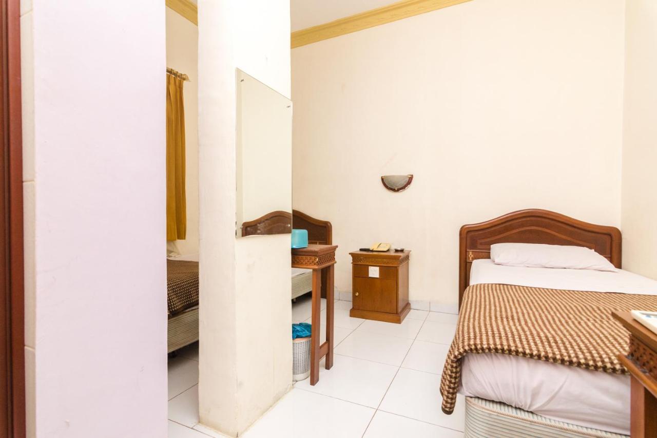 Oyo 2422 Rama Hotel Nagoja Zewnętrze zdjęcie